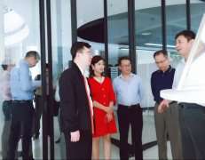 广东省工业和信息化局莅临爱游戏ayx官方网页-爱游戏(中国)调研制造业创新中心建设情况